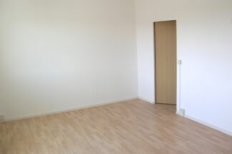 großes Wohn-/ Schlafzimmer