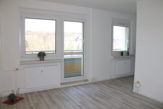 Wohnzimmer mit Balkon