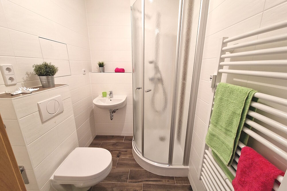 Badezimmer mit Handtuchheizkörper