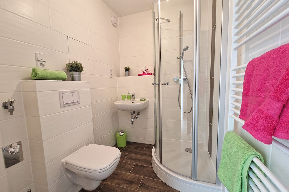 top modernes Bad mit Dusche