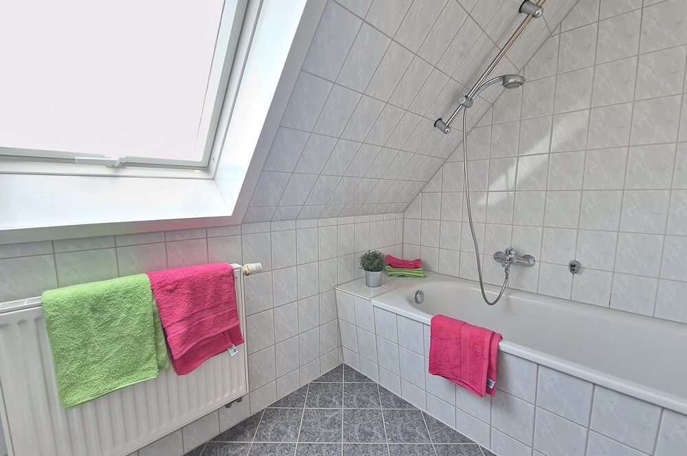 Bad mit Badewanne